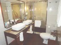سفينة سياحية للبيع