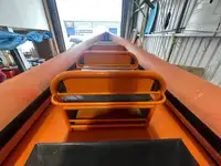 قوارب العمل للبيع