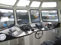 قوارب العمل للبيع