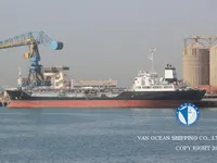 ناقلة نفط / مواد كيميائية للبيع