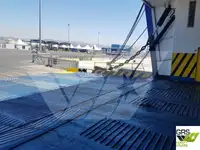 سفينة نقل بضائع بالمركبات (Ro-Ro) للبيع