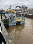 قوارب العمل للبيع