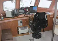 قوارب العمل للبيع