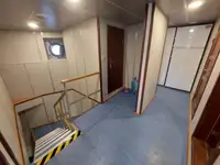 قوارب العمل للبيع