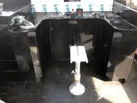 قارب مزدوج الهيكل للبيع