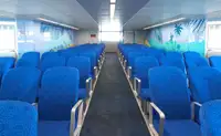قارب مزدوج الهيكل للبيع