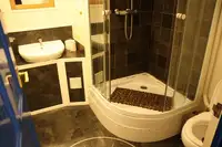 سفينة سياحية للبيع