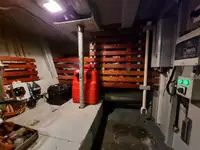 قارب نجاة للبيع