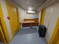 قوارب العمل للبيع