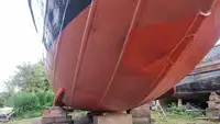 قوارب العمل للبيع