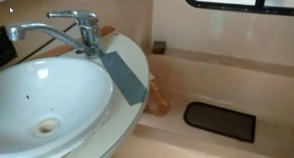 قارب طاقم للبيع