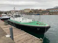 قارب طيار للبيع