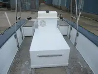 قارب مطاطي صلب للبيع