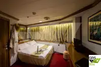 سفينة سياحية للبيع