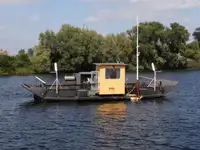 سفينة العبارة للبيع
