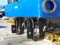 قوارب العمل للبيع