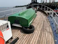 قارب طيار للبيع