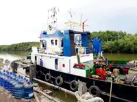 زورق السحب للبيع