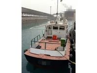 قوارب العمل للبيع