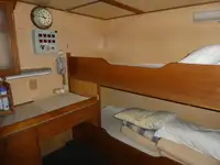 سفينة بحثية للبيع