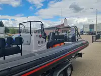 سفينة حاويات للبيع