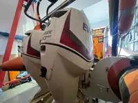 قوارب العمل للبيع