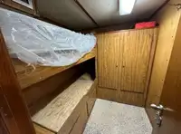 قارب طاقم للبيع