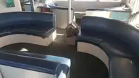قارب مزدوج الهيكل للبيع
