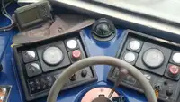 قارب طاقم للبيع