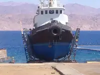 زورق السحب للبيع
