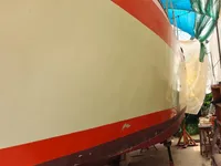قوارب العمل للبيع