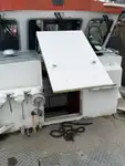 قارب مزدوج الهيكل للبيع