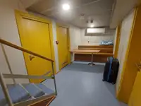 قوارب العمل للبيع
