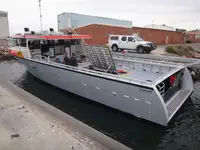قوارب العمل للبيع