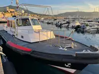 قارب طيار للبيع