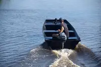 قوارب العمل للبيع