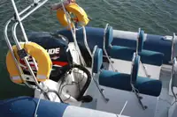 قارب مطاطي صلب للبيع