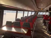 قارب مزدوج الهيكل للبيع