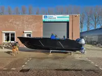سفينة حاويات للبيع