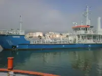 قوارب العمل للبيع