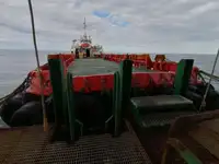 قارب طاقم للبيع