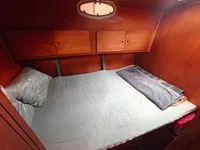 قوارب العمل للبيع