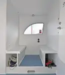 قارب مزدوج الهيكل للبيع