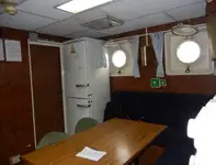 قوارب العمل للبيع