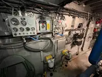 قارب طاقم للبيع