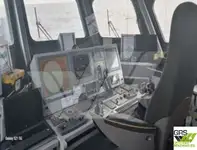 قارب طاقم للبيع