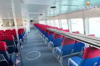 قارب مزدوج الهيكل للبيع