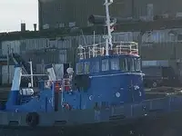 زورق السحب للبيع