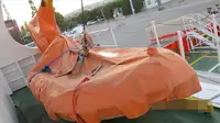 قارب مزدوج الهيكل للبيع