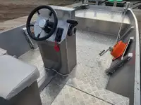 قوارب العمل للبيع